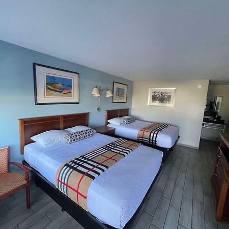 Rodeway Inn เลคเวลส์ ภายนอก รูปภาพ